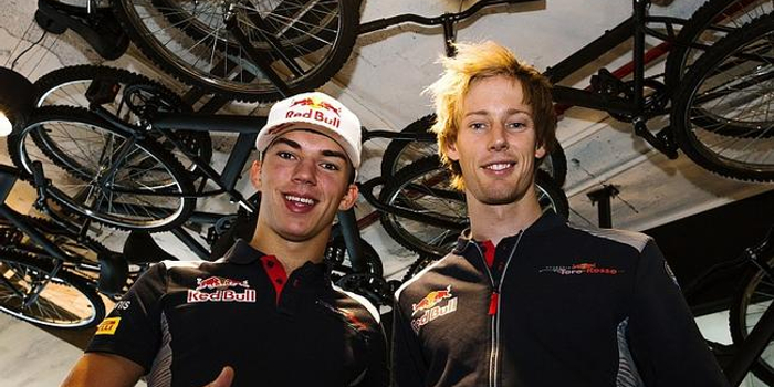 红牛二队横扫阿斯顿马丁，塞恩斯惊艳四座